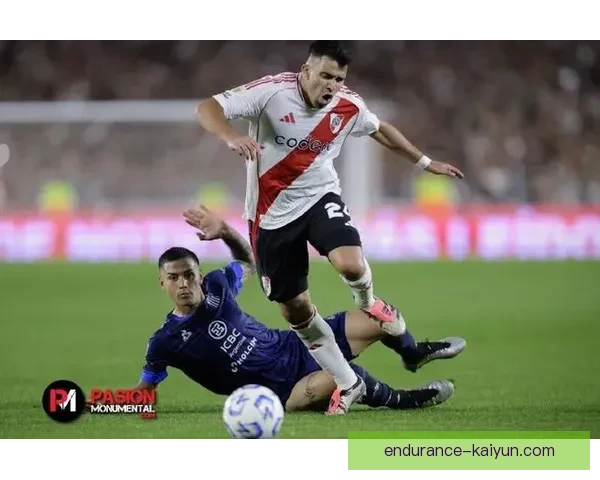 阿库尼亚技术特点持续提升，值得关注其在场上的创造力与防守能力。